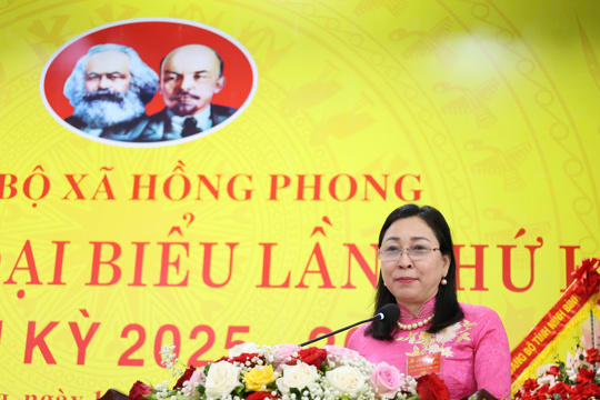ĐỒNG CHÍ ĐINH THỊ LỤA – PHÓ BÍ THƯ THƯỜNG TRỰC TỈNH ỦY NINH BÌNH THAM DỰ, CHỈ ĐẠO ĐẠI HỘI ĐẠI BIỂU XÃ HỒNG PHONG LẦN THỨ I, NHIỆM KỲ 2025 - 2030 